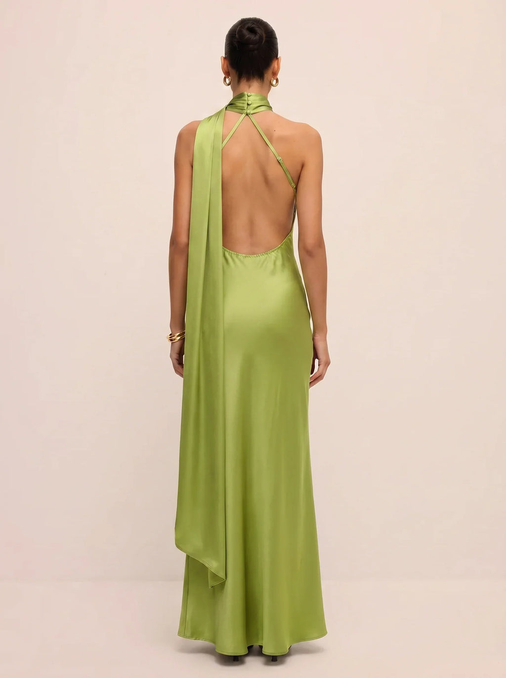 Sırtı Açık Saten Halter Elbise